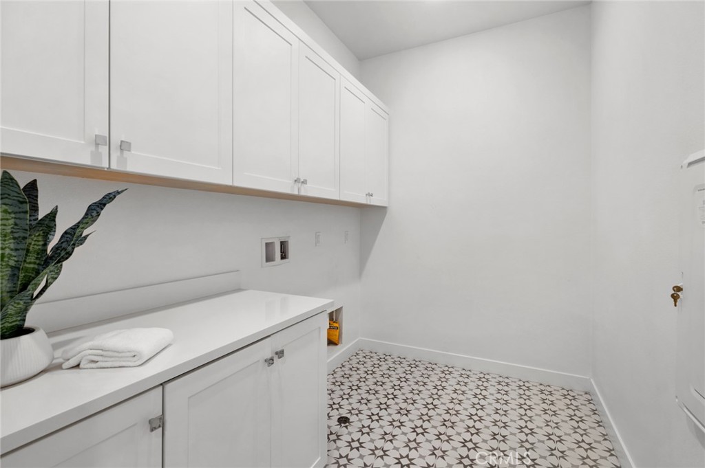 131 Sash Property Photo 32