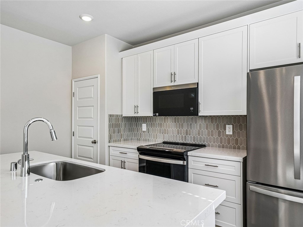 1943 Limetta Lane Property Photo 10