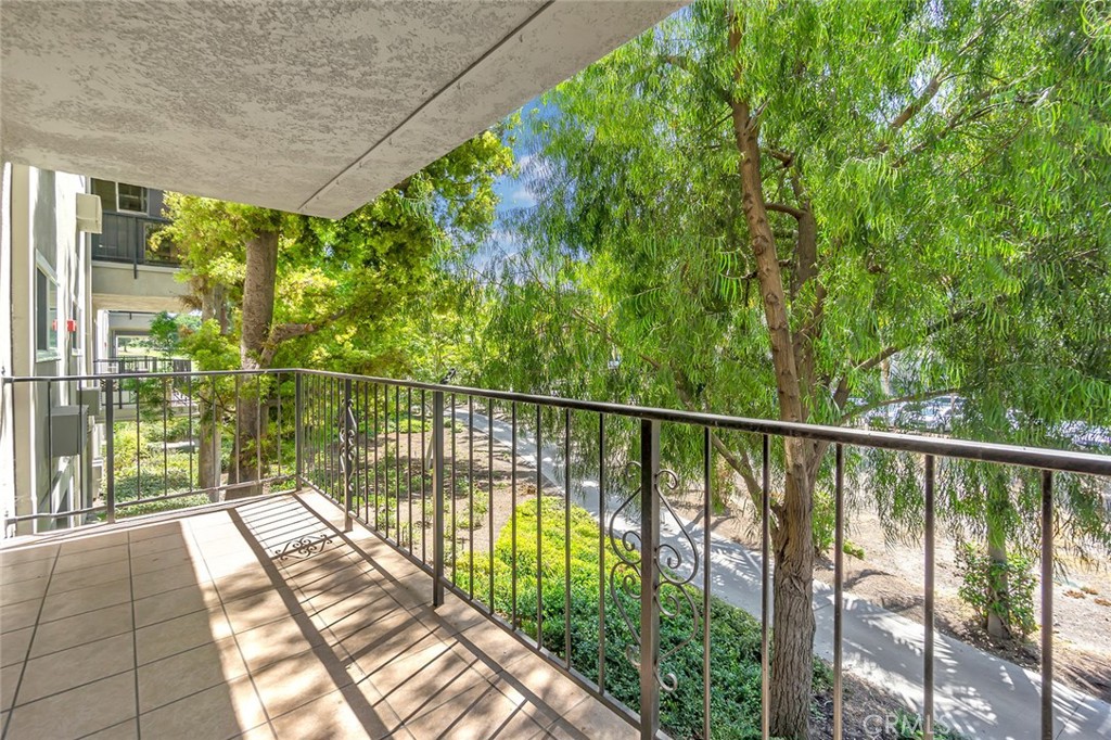 2393 Via Mariposa W 1D Property Photo 1
