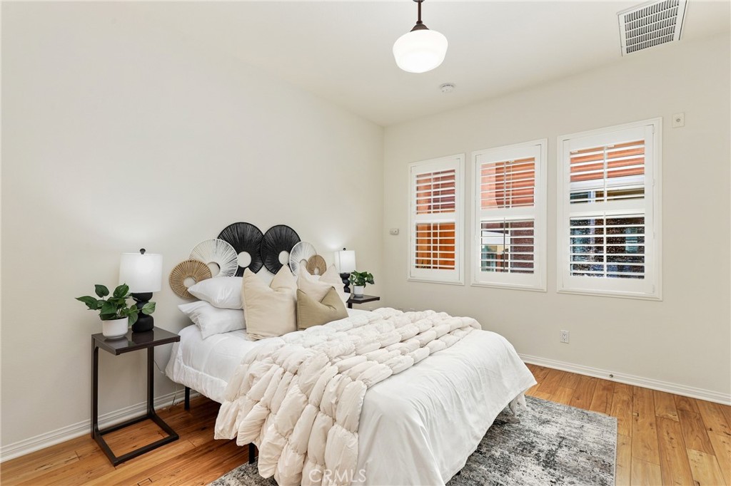 31 Roycroft Property Photo 12