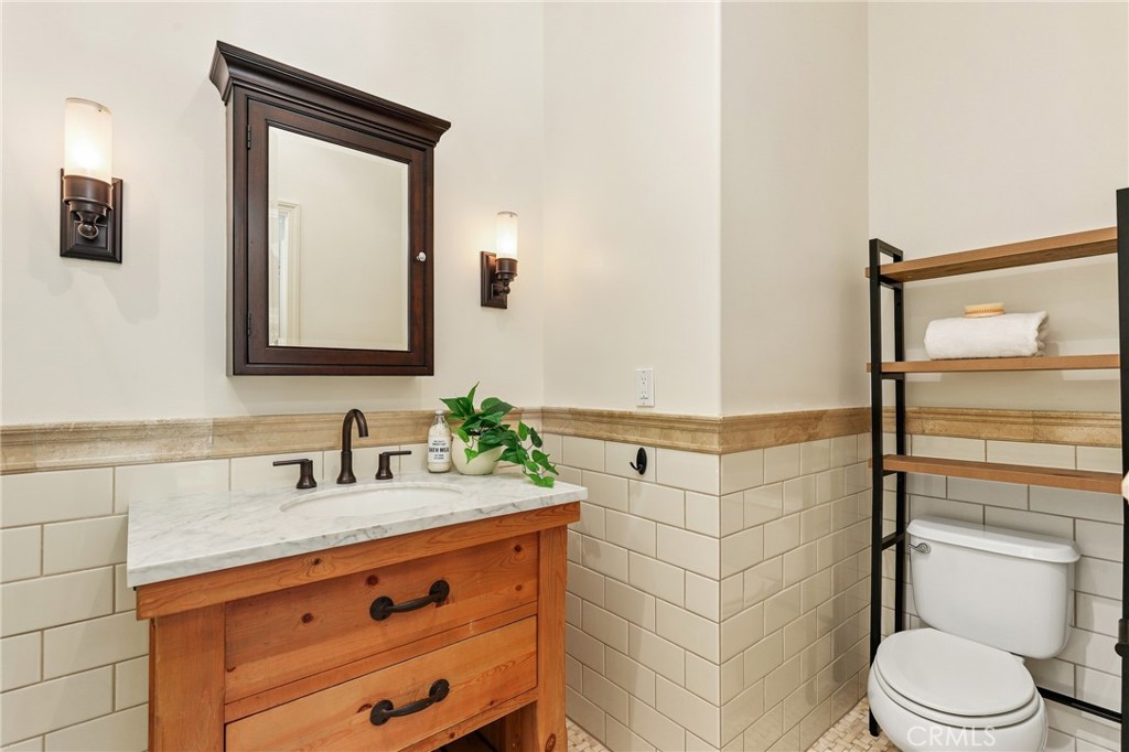 31 Roycroft Property Photo 21