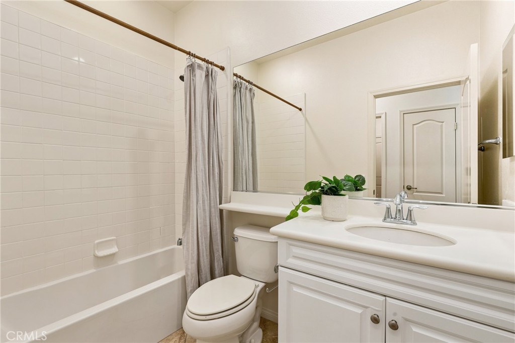 31 Roycroft Property Photo 22