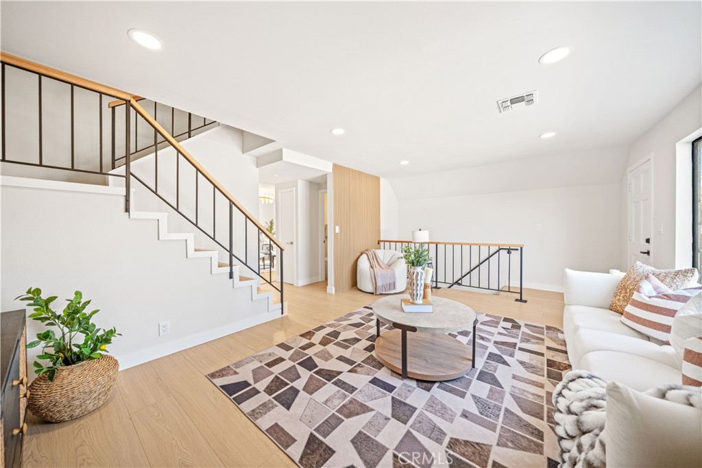 1805 Vine F Property Photo 5