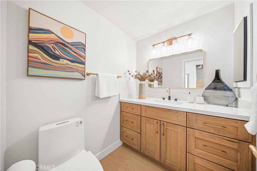 1805 Vine F Property Photo 6