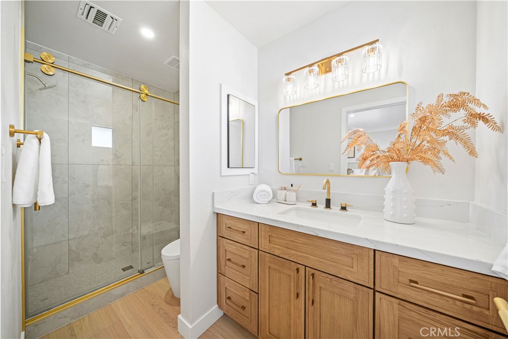1805 Vine F Property Photo 12