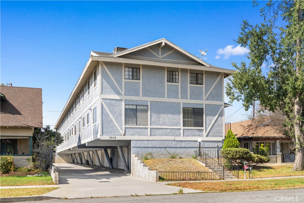 1805 Vine F Property Photo 23