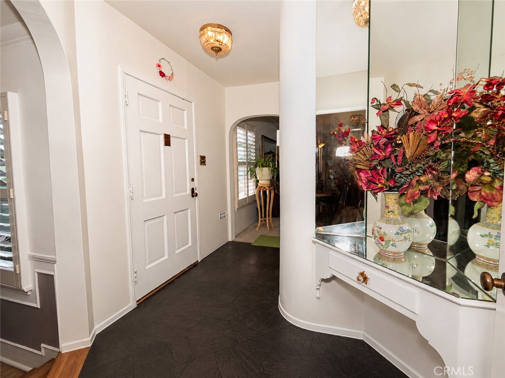5138 Southridge Property Photo 4