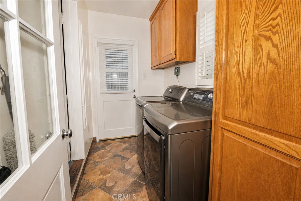5138 Southridge Property Photo 7