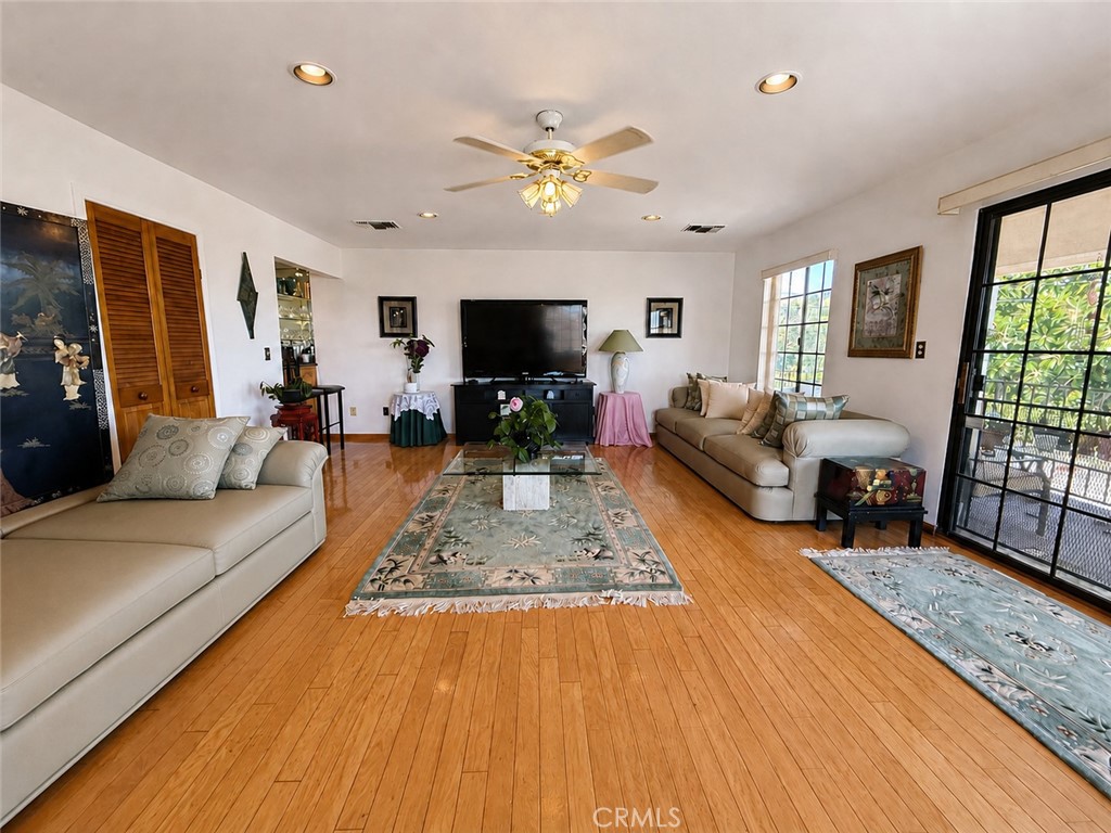 5138 Southridge Property Photo 11