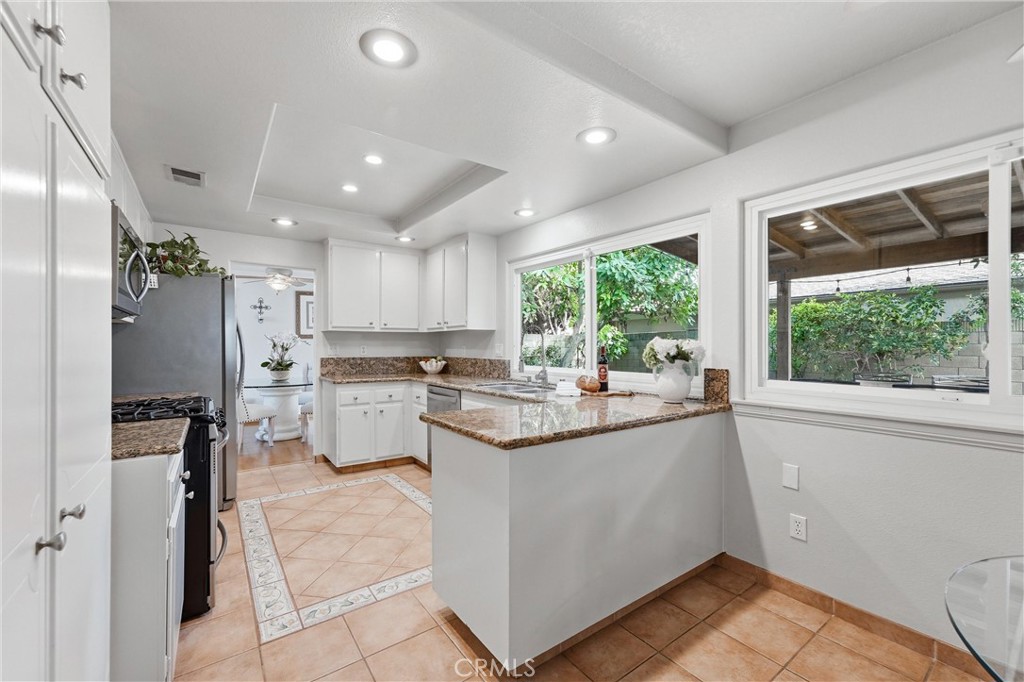 5872 Meadowbrook Drive Property Photo 18