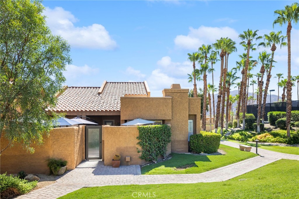 73497 Foxtail Property Photo 1