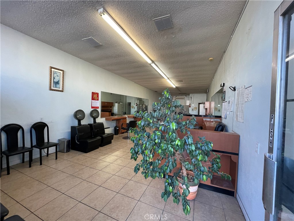 1625 Indian Hill Blvd Property Photo 2