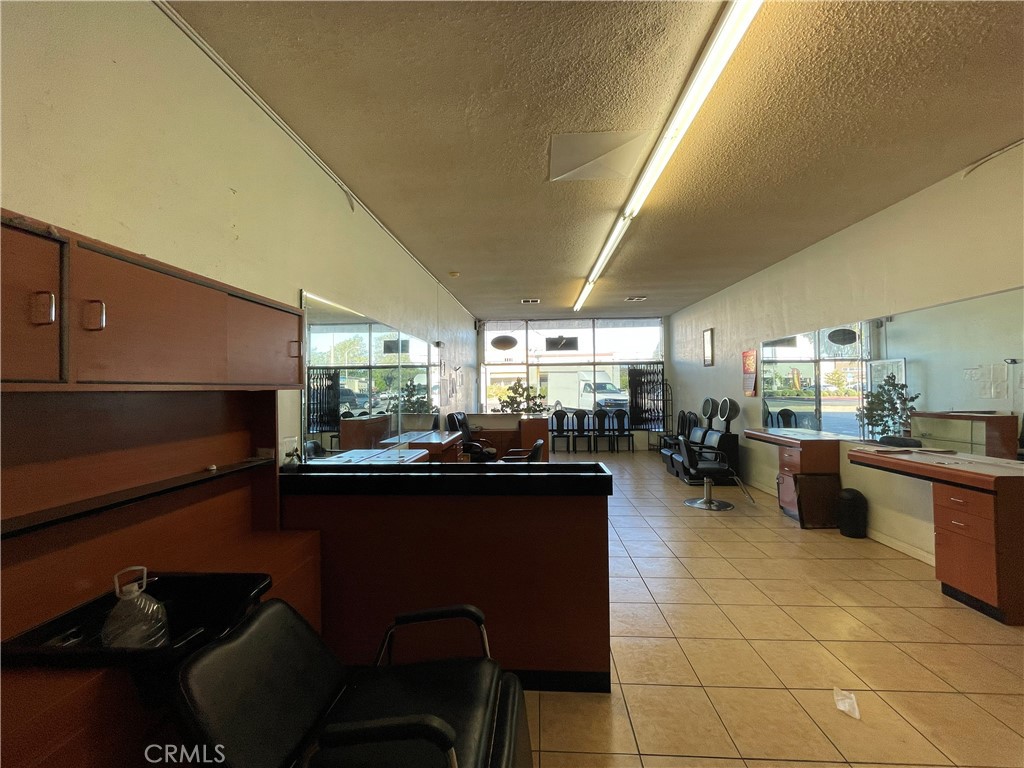 1625 Indian Hill Blvd Property Photo 3