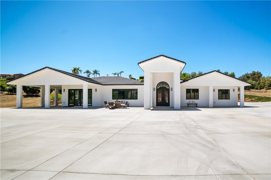 2027 Via Monserate Property Photo 3