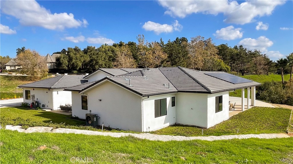 2027 Via Monserate Property Photo 8