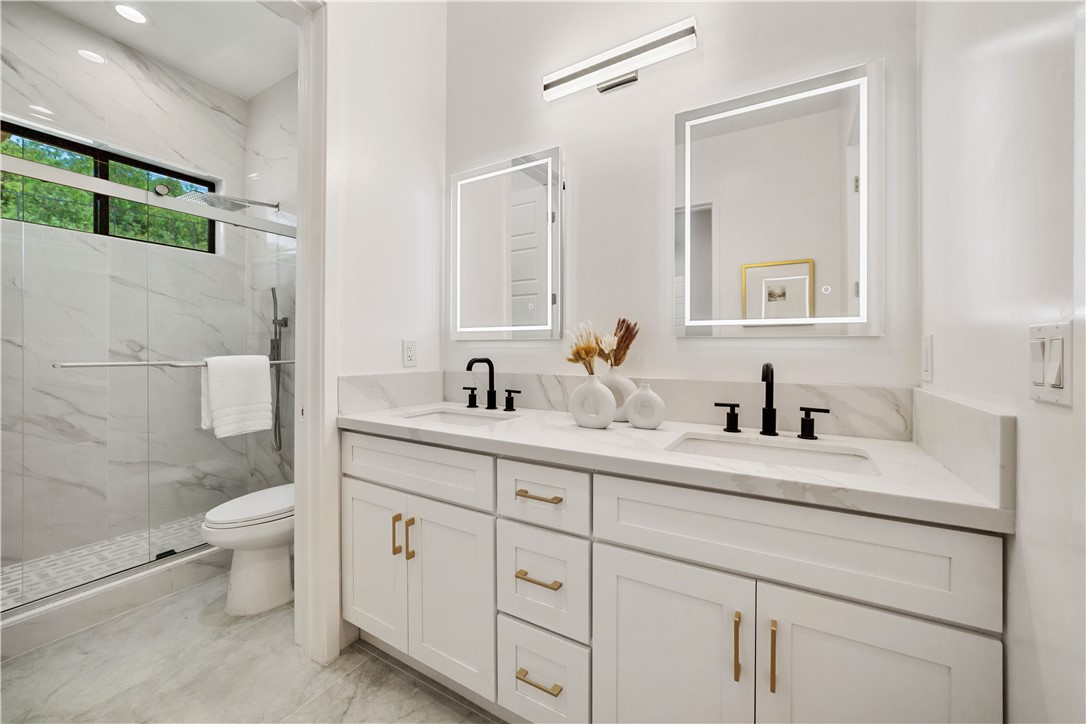 2027 Via Monserate Property Photo 21
