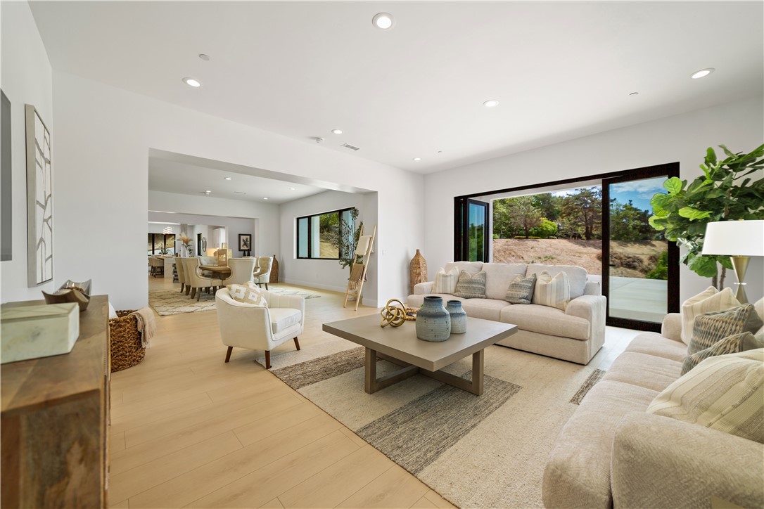 2027 Via Monserate Property Photo 35