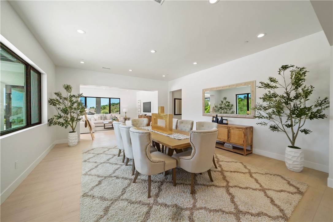 2027 Via Monserate Property Photo 38
