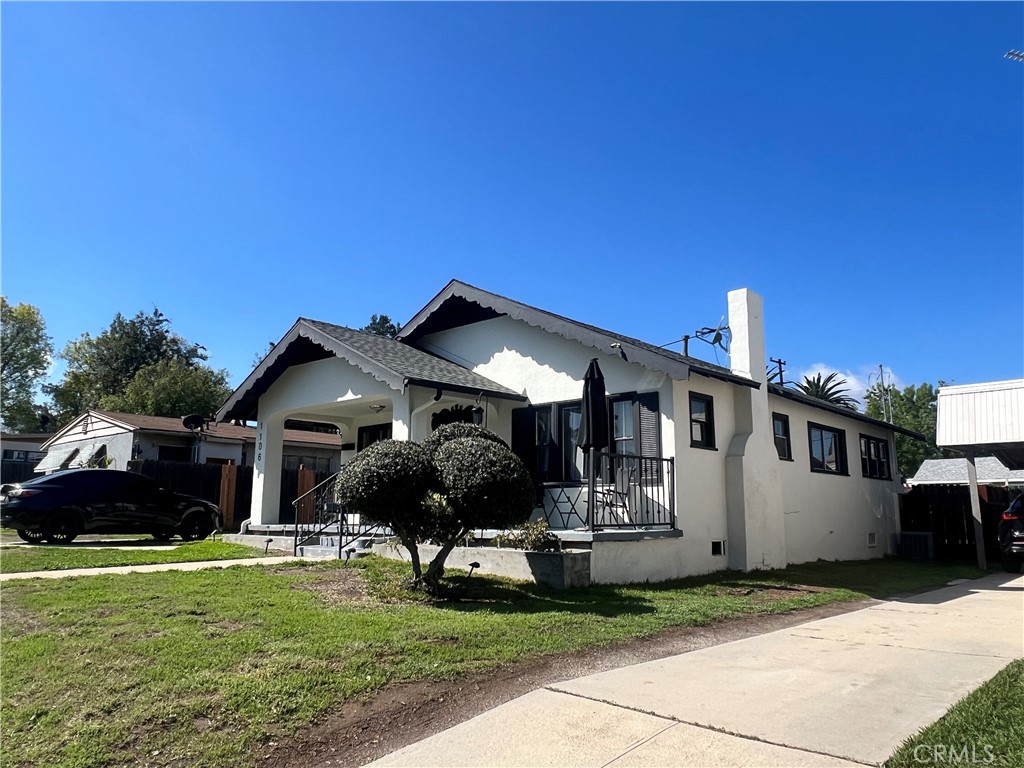 1106 S Belle Property Photo 2
