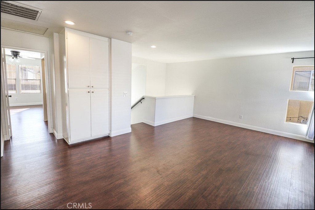 5 Chatham Ct Property Photo 14