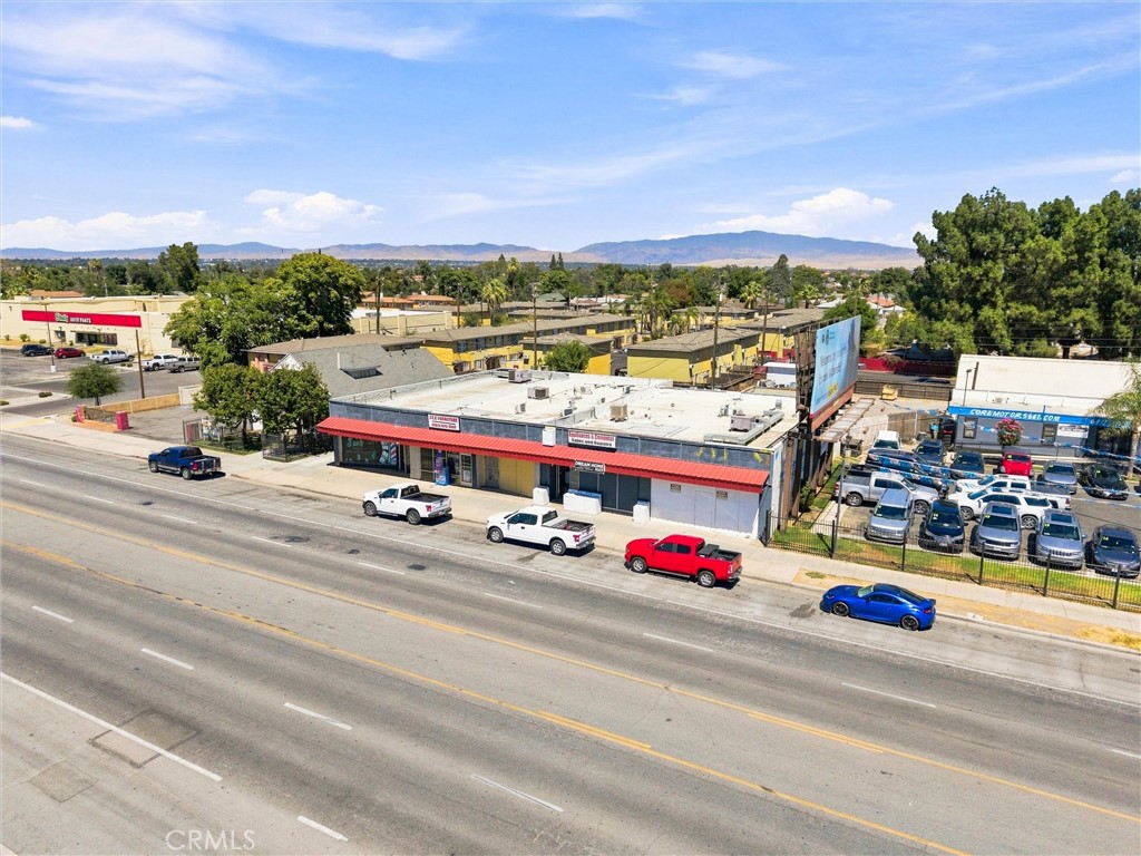 1440 2nd Property Photo 7