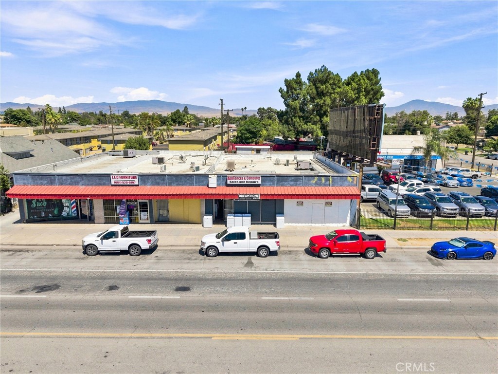 1440 2nd Property Photo 9