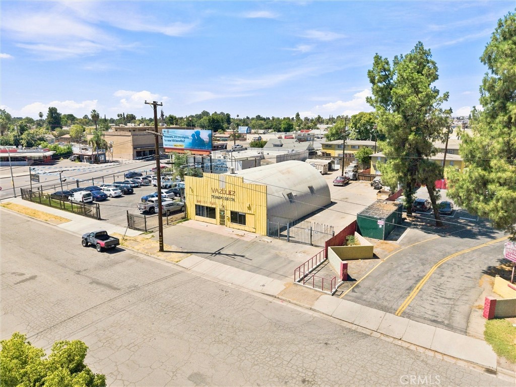1440 2nd Property Photo 15