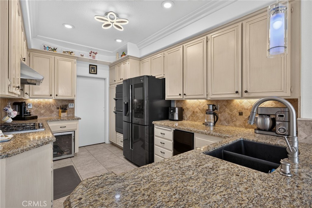 26382 Modena Property Photo 14