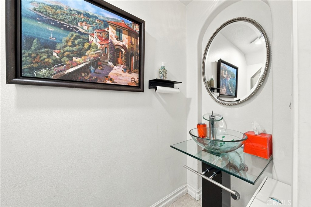 26382 Modena Property Photo 25