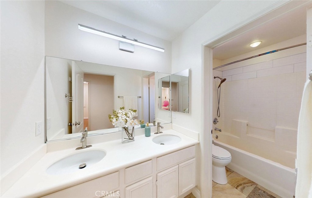 14645 Elm Street Property Photo 37