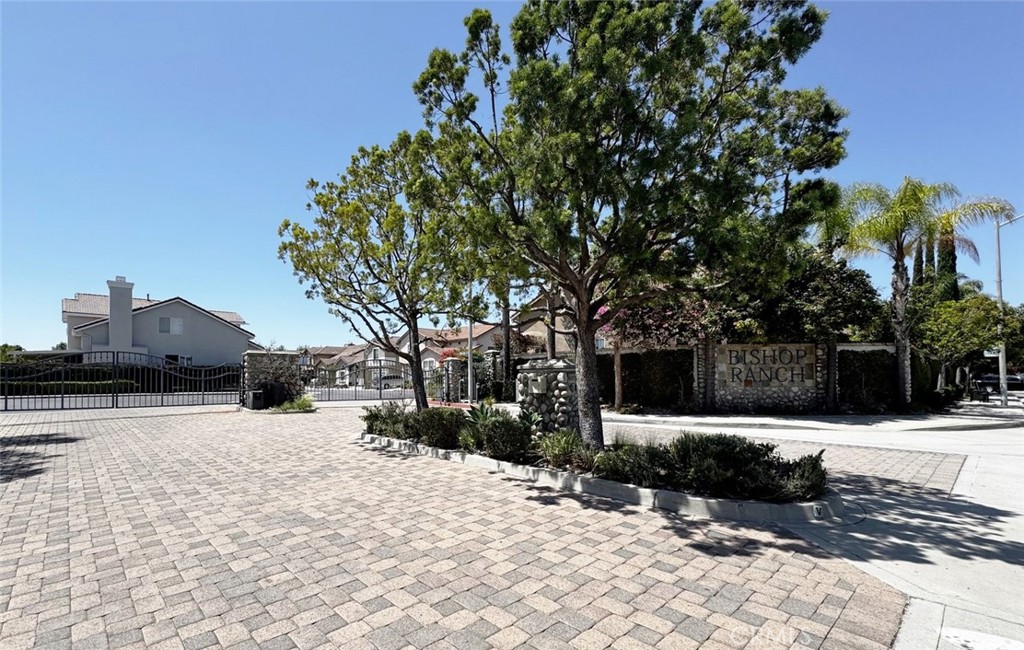 14645 Elm Street Property Photo 48