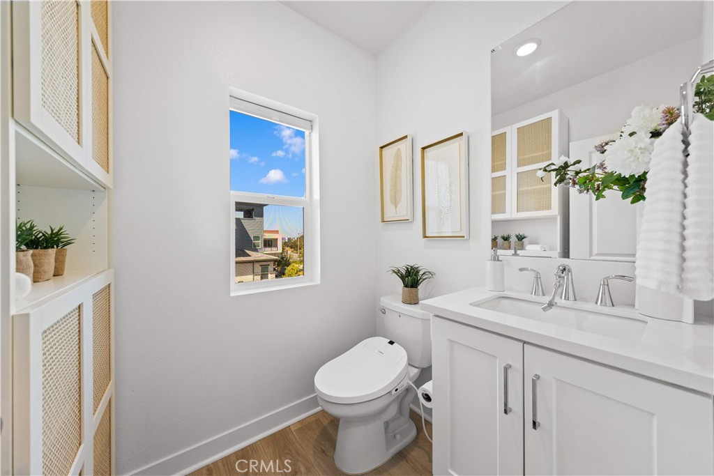 275 Sash Property Photo 28