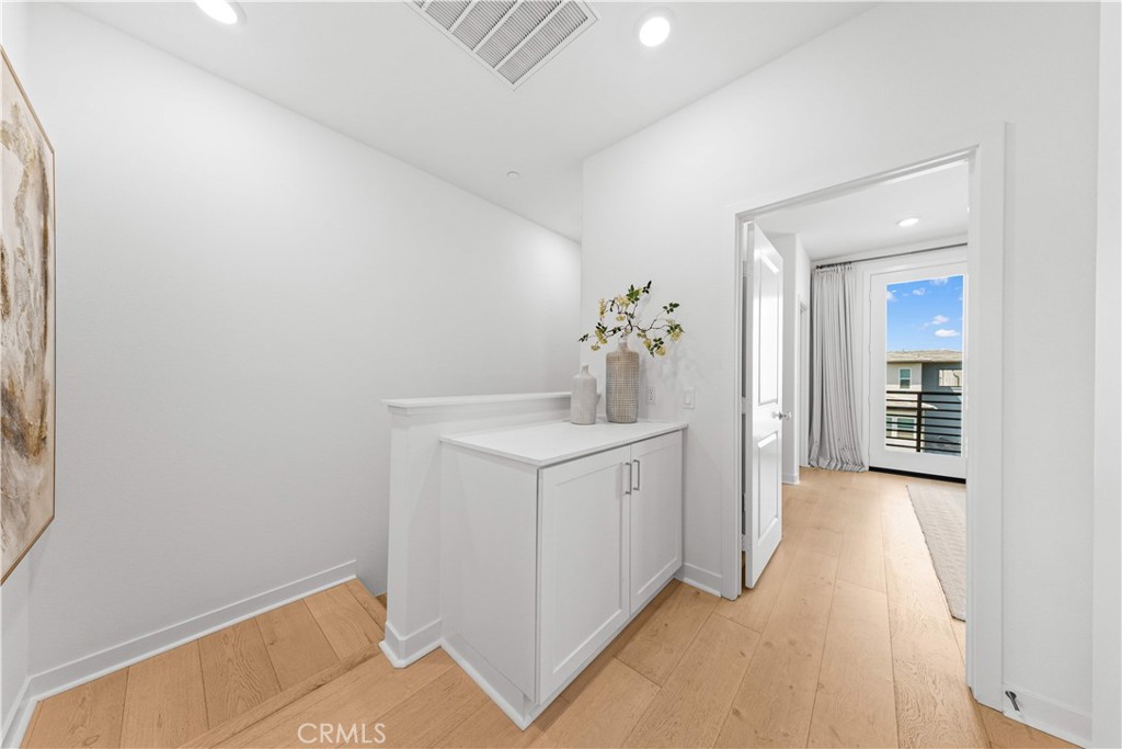 275 Sash Property Photo 29