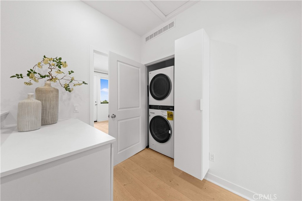 275 Sash Property Photo 42