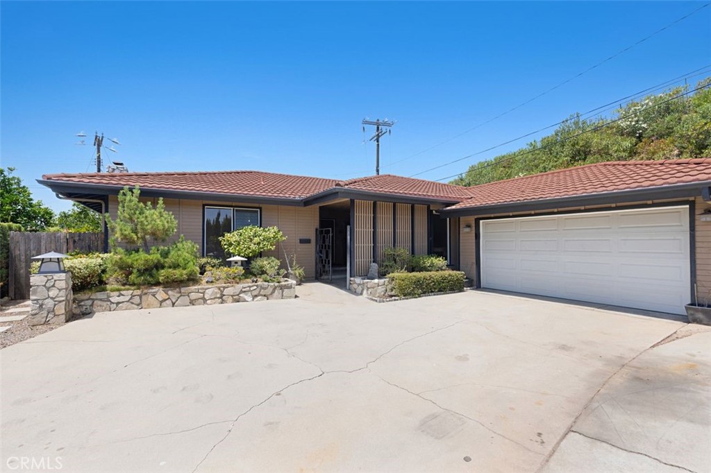 13675 Sycamore Drive Property Photo 1