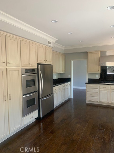18 Menton Property Photo 6