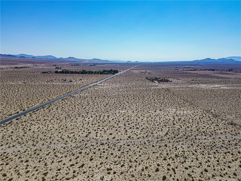 38000 Old Woman Springs Road Property Photo 15