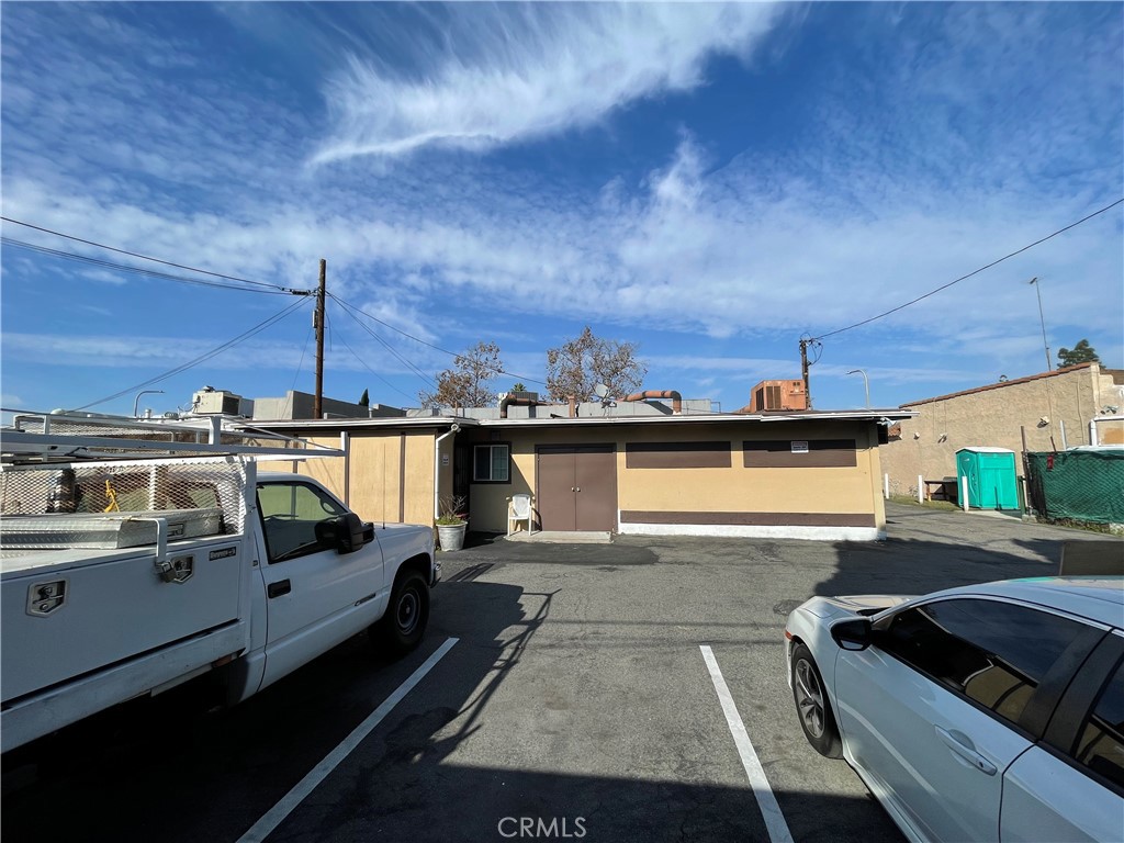 1852 W 17th Property Photo 6
