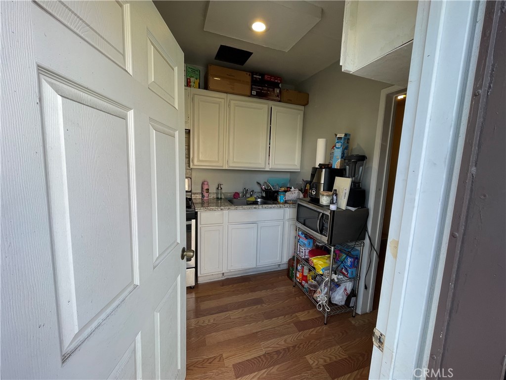 1852 W 17th Property Photo 22
