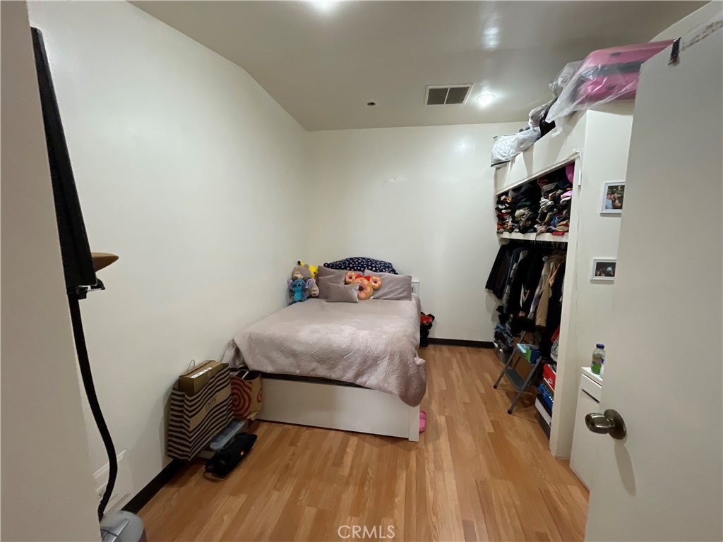 1852 W 17th Property Photo 27