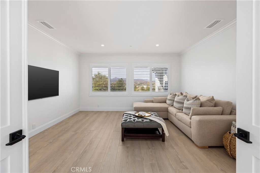 6 Shale Property Photo 29