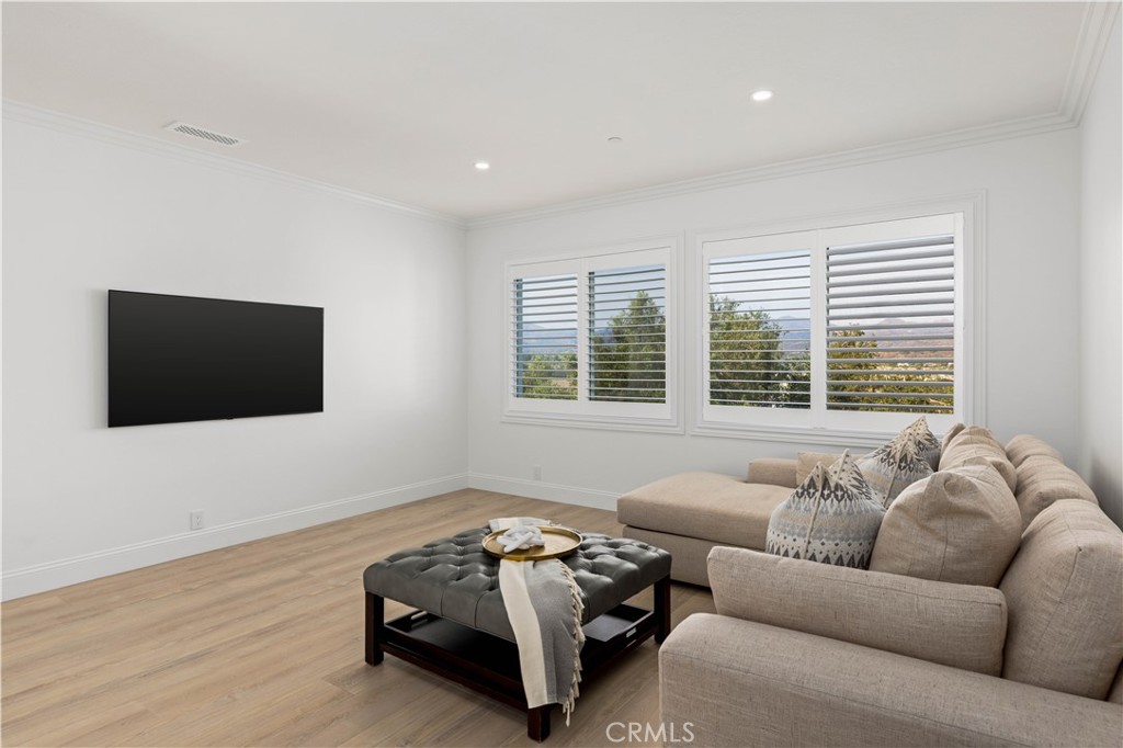 6 Shale Property Photo 30