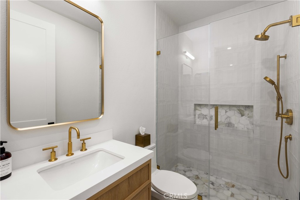6 Shale Property Photo 35