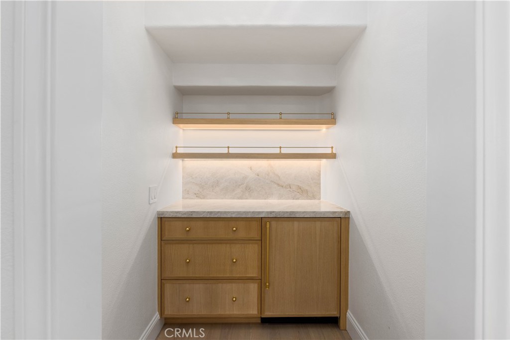 6 Shale Property Photo 41