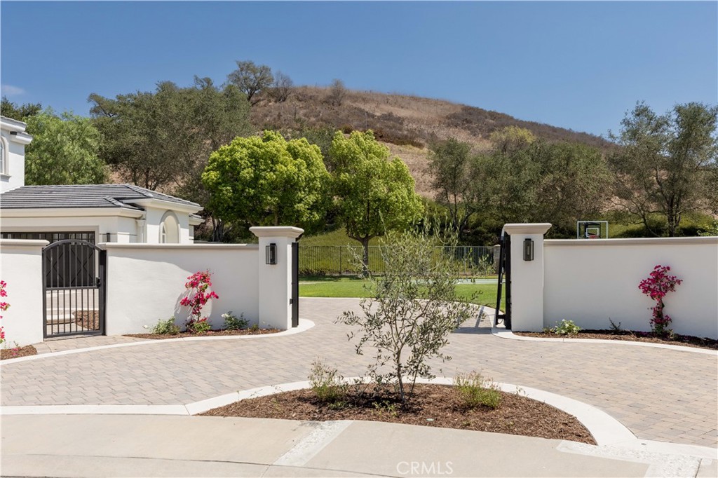 6 Shale Property Photo 47