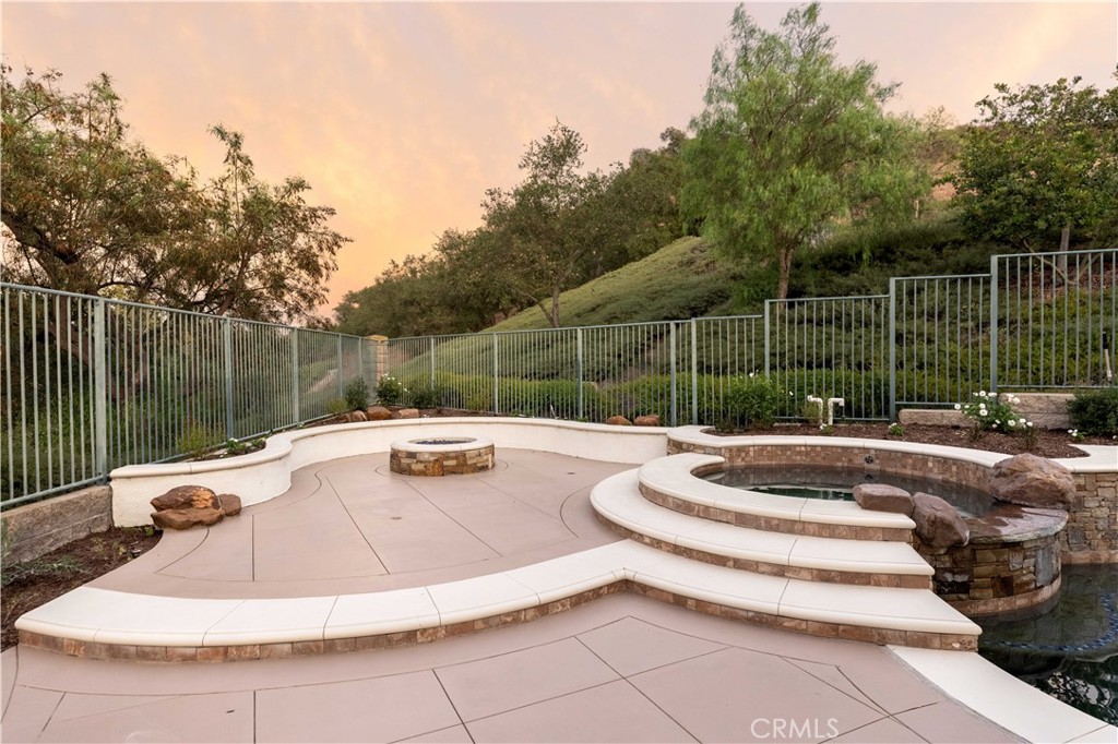 6 Shale Property Photo 53