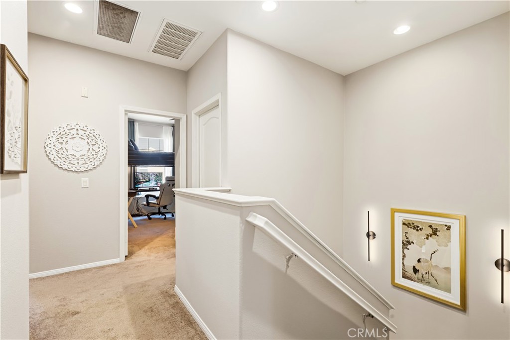 2 Sheridan Property Photo 24