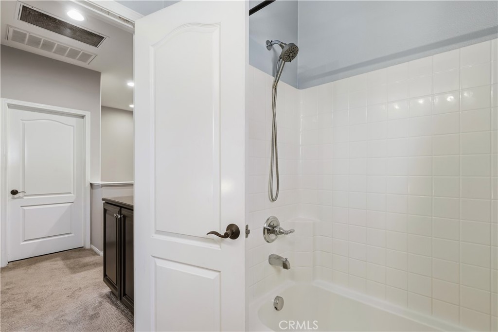 2 Sheridan Property Photo 41