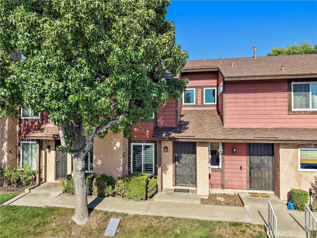 17614 Windward Terrace Property Photo 1