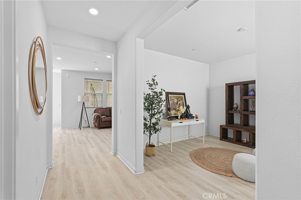16145 Sandpiper Ave Property Photo 3